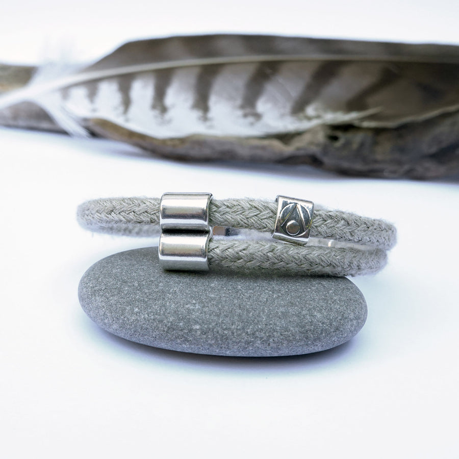 Adjustable Hemp Rope Bracelet for Men · ARTHUS · Autumn